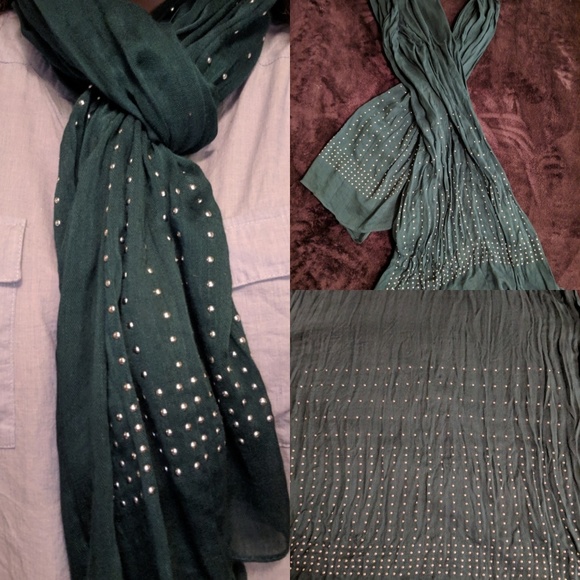 Bundle of (5) scarves - Picture 5 of 6